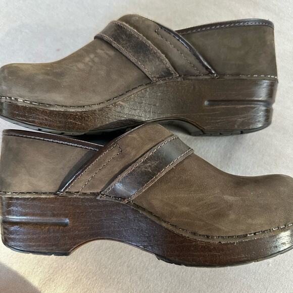 Dansko Brown Mules with Brass Buckle and Wooden Sole 38 - Picture 5 of 10